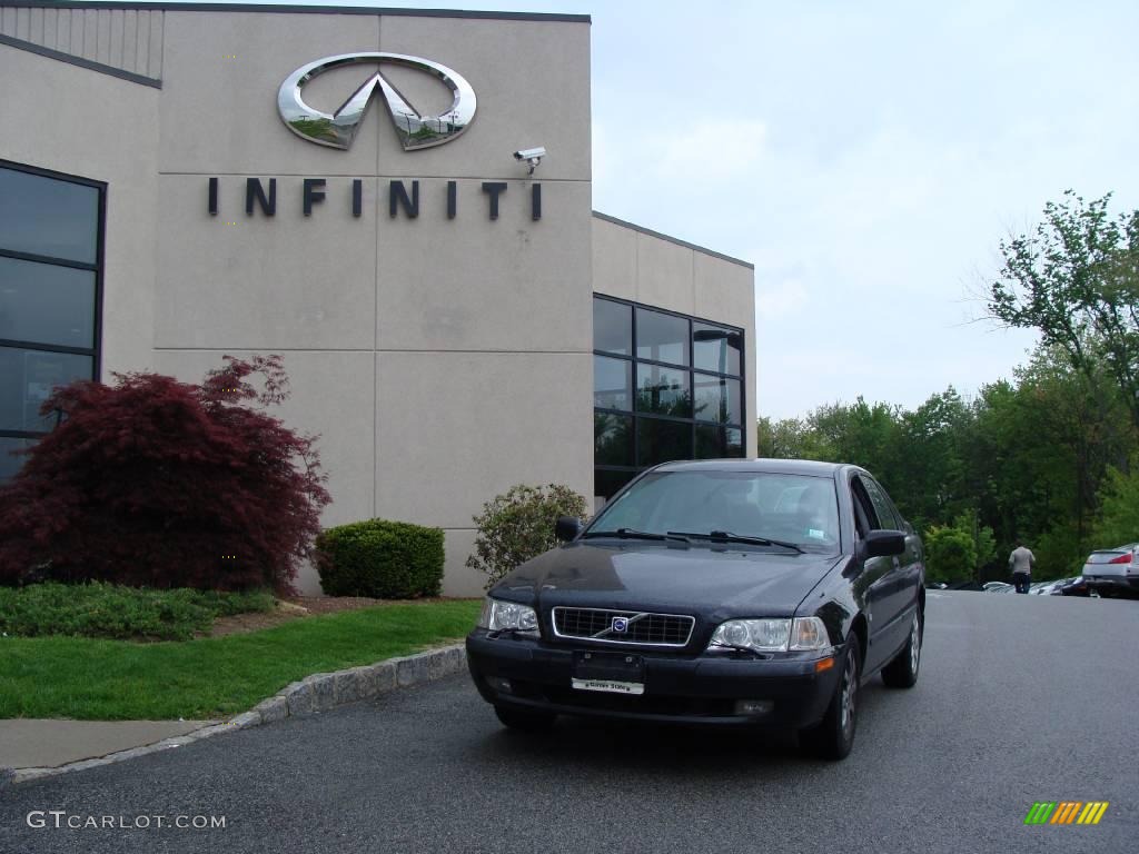 2001 S40 1.9T - Midnight Black Metallic / Off Black photo #1