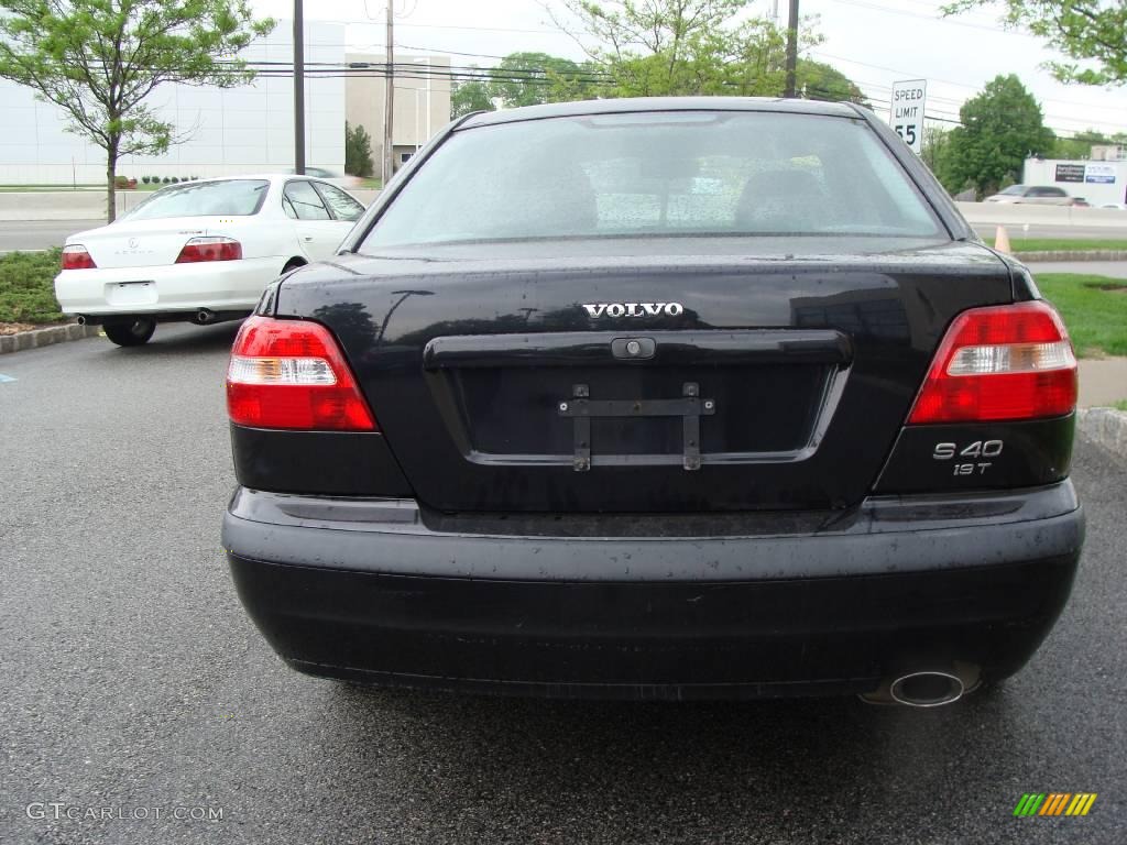 2001 S40 1.9T - Midnight Black Metallic / Off Black photo #5