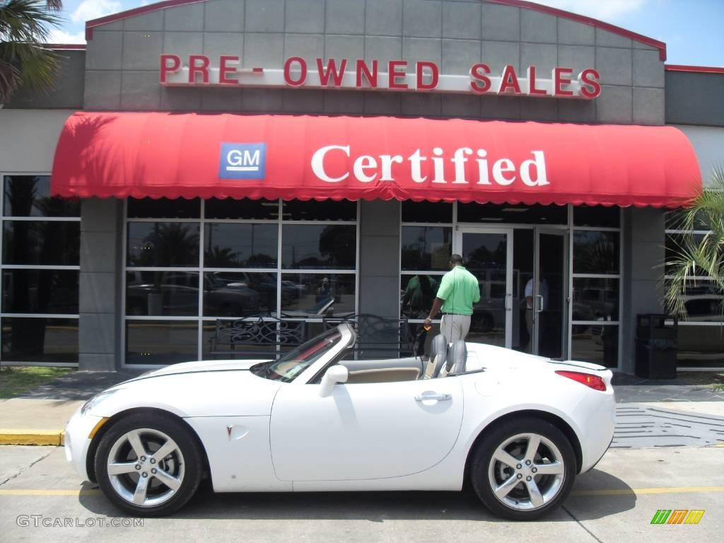 2007 Solstice Roadster - Pure White / Steel/Sand photo #1