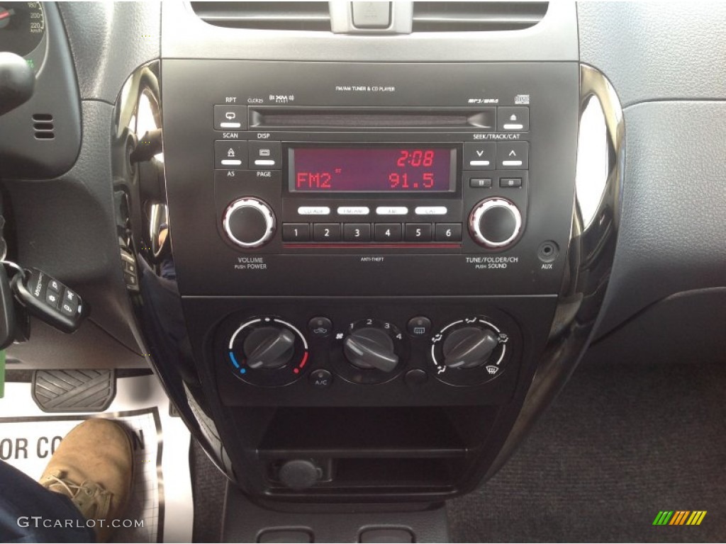 2013 Suzuki SX4 Crossover AWD Controls Photo #93137394