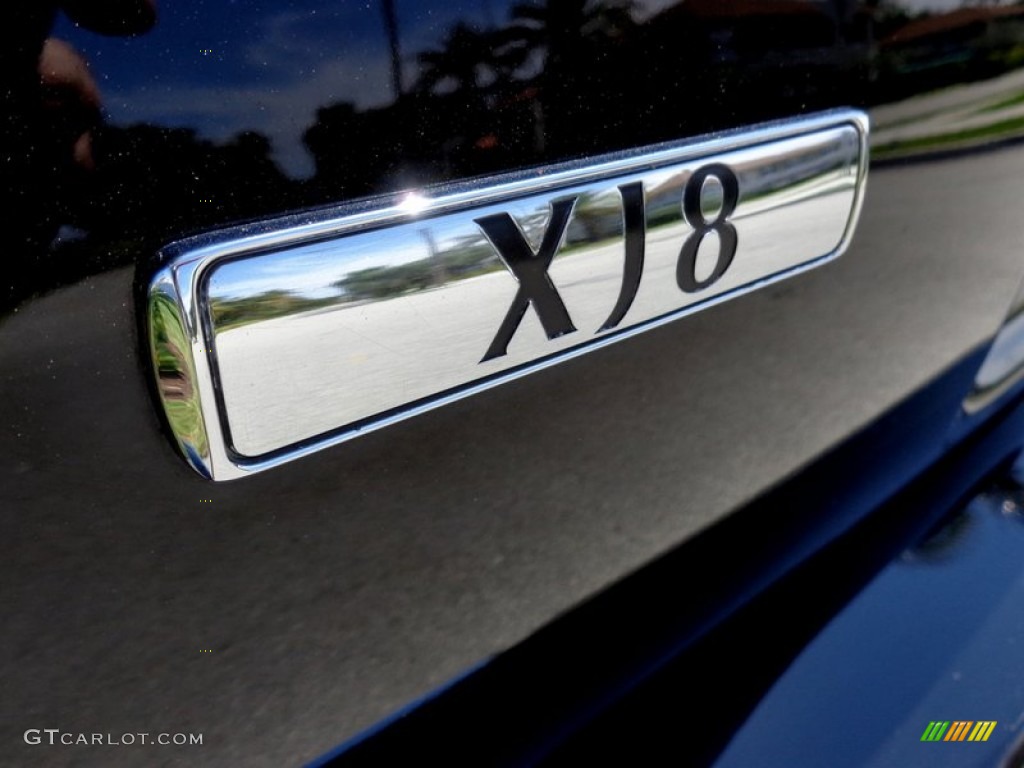2004 Jaguar XJ XJ8 Marks and Logos Photos