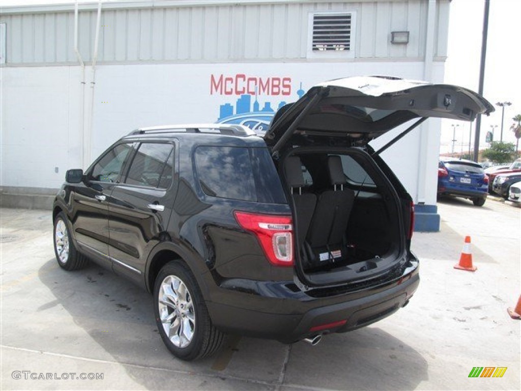 2014 Explorer XLT - Tuxedo Black / Charcoal Black photo #15