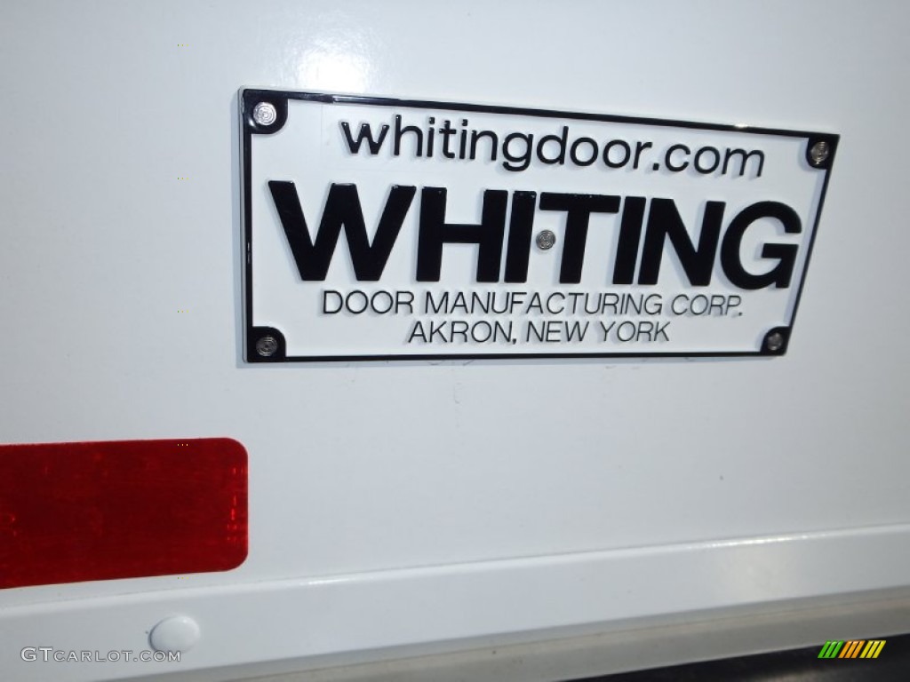 2014 Express Cutaway 3500 Utility Van - Summit White / Medium Pewter photo #18