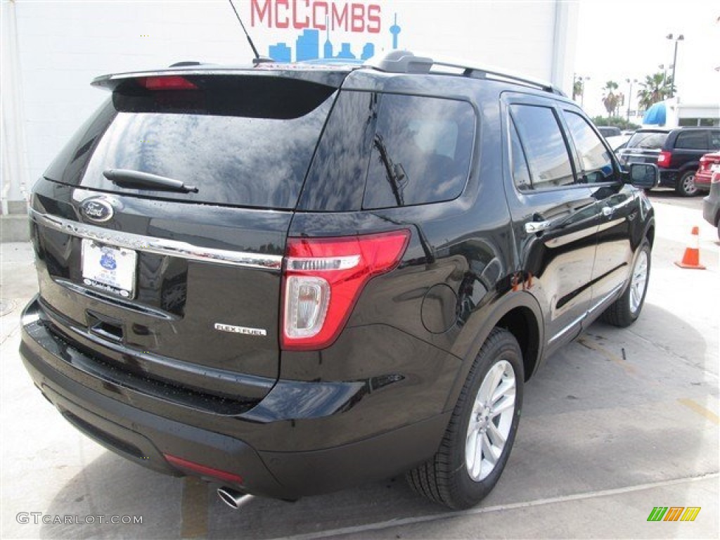 2014 Explorer XLT - Tuxedo Black / Charcoal Black photo #7