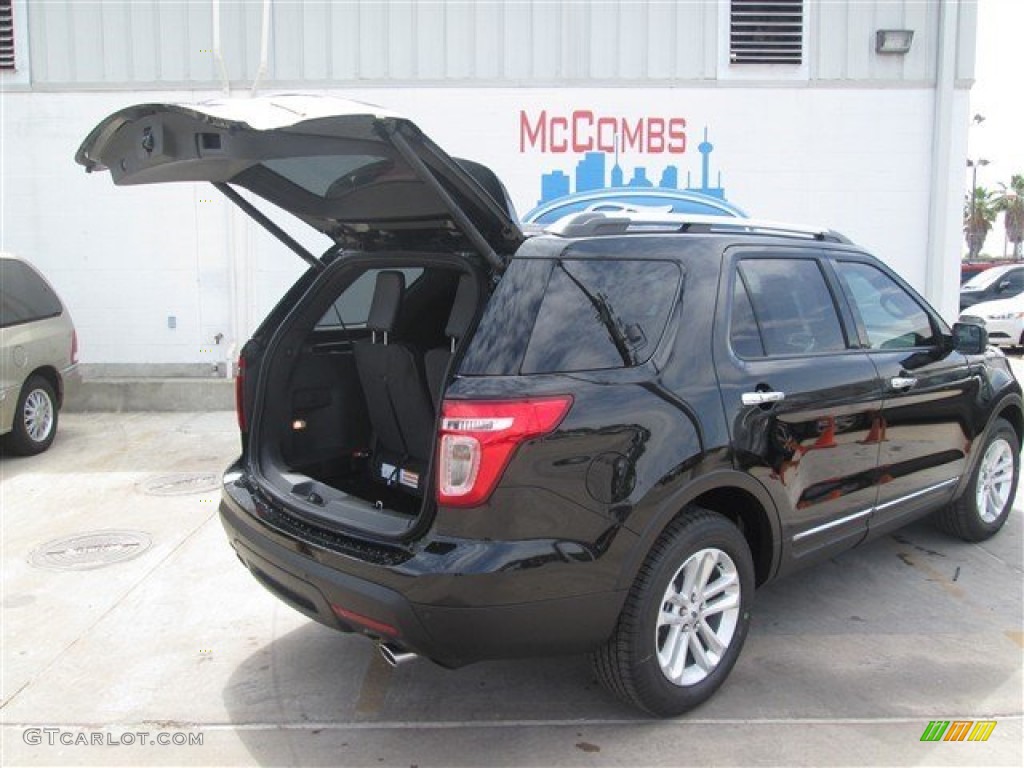 2014 Explorer XLT - Tuxedo Black / Charcoal Black photo #14