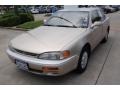 1995 Cashmere Beige Metallic Toyota Camry LE Sedan  photo #3