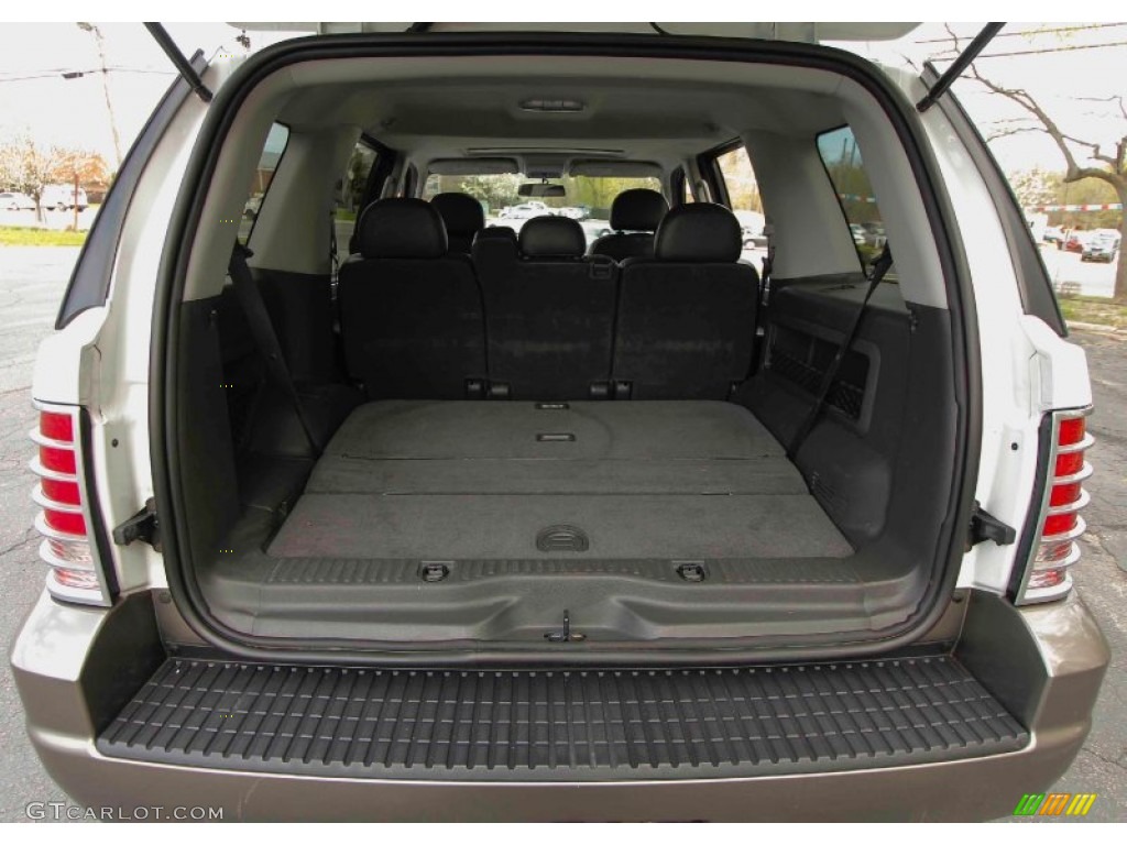 2004 Mountaineer AWD - Oxford White / Midnight Grey photo #6