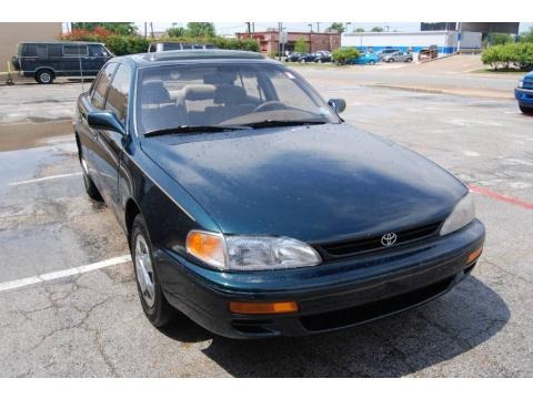 1995 Toyota Camry LE Sedan Data, Info and Specs