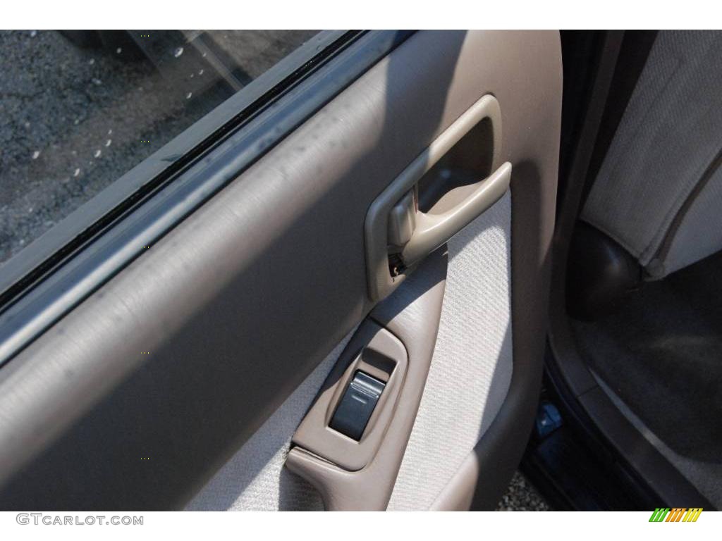 1995 Camry LE Sedan - Dark Emerald Green Metallic / Beige photo #19