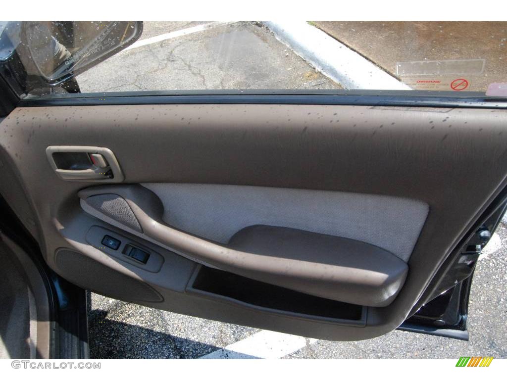 1995 Camry LE Sedan - Dark Emerald Green Metallic / Beige photo #23