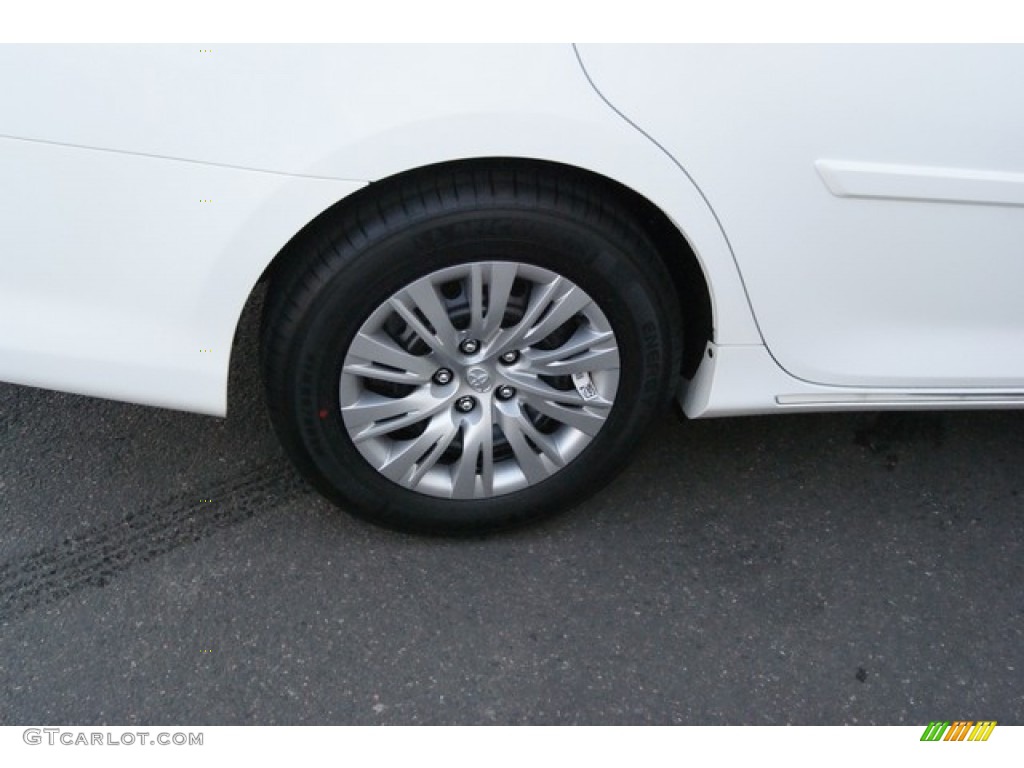 2014 Camry LE - Super White / Ash photo #9