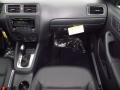 Black - Jetta SE Sedan Photo No. 14