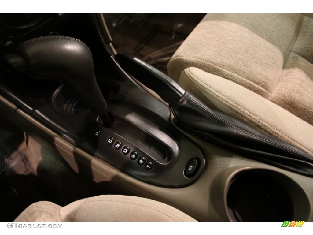 2002 Alero GL Sedan - Sandstone Metallic / Neutral photo #8