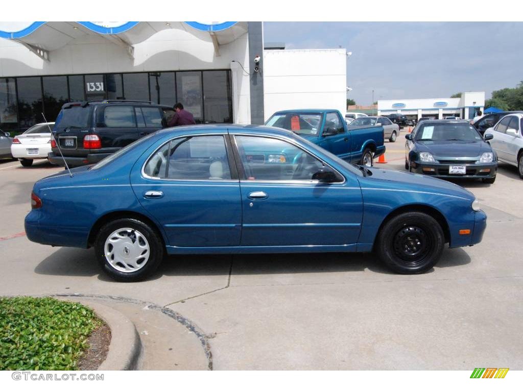 1997 Altima SE - Blue Emerald Pearl / Tan photo #8