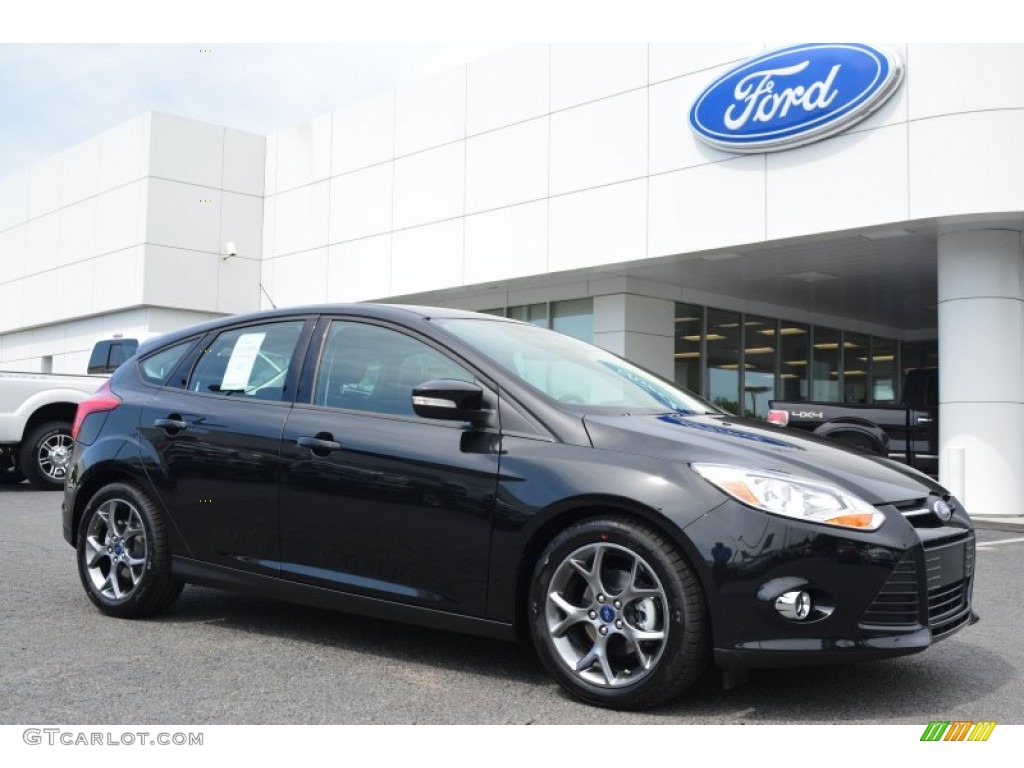 2014 Focus SE Hatchback - Tuxedo Black / Charcoal Black photo #1