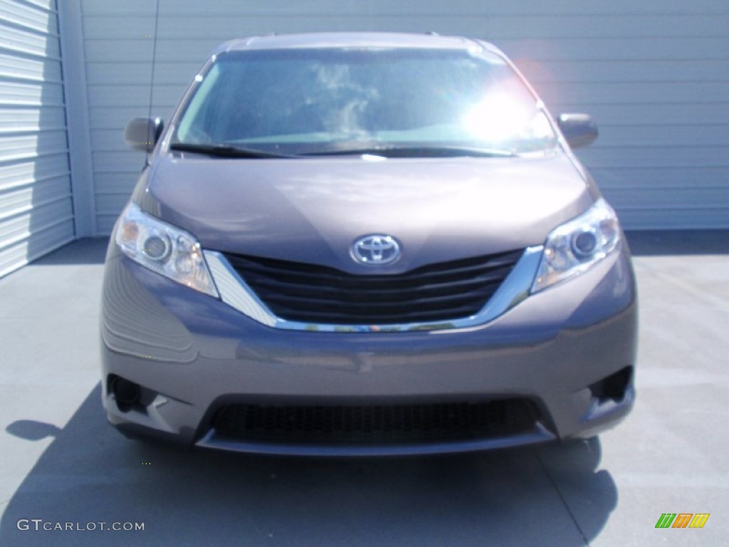 2014 Sienna LE - Predawn Gray Mica / Light Gray photo #8