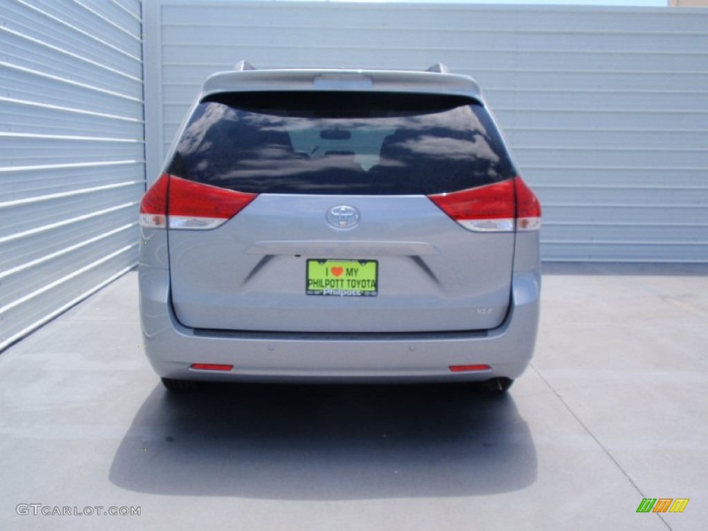 2014 Sienna XLE - Silver Sky Metallic / Light Gray photo #5