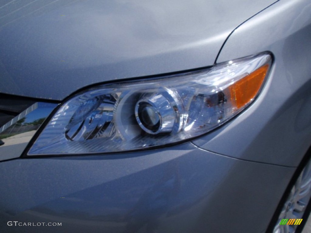 2014 Sienna XLE - Silver Sky Metallic / Light Gray photo #9