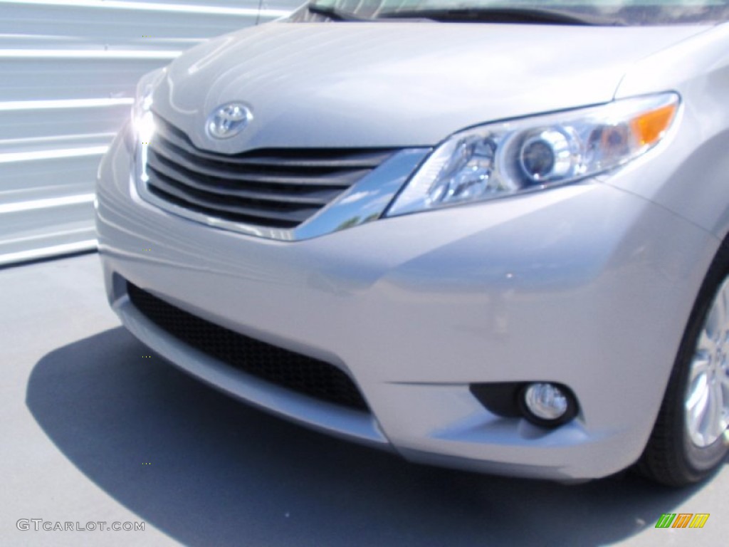 2014 Sienna XLE - Silver Sky Metallic / Light Gray photo #11