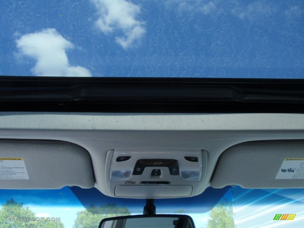 2014 Sienna XLE - Silver Sky Metallic / Light Gray photo #32