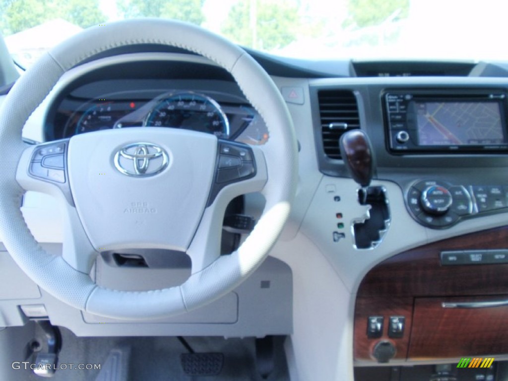 2014 Sienna XLE - Silver Sky Metallic / Light Gray photo #33