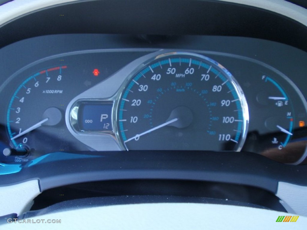 2014 Sienna XLE - Silver Sky Metallic / Light Gray photo #38