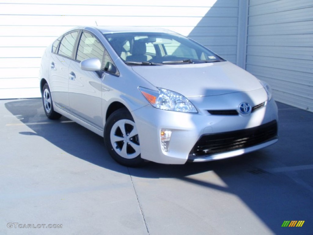 Classic Silver Metallic 2014 Toyota Prius Two Hybrid Exterior Photo #93181587