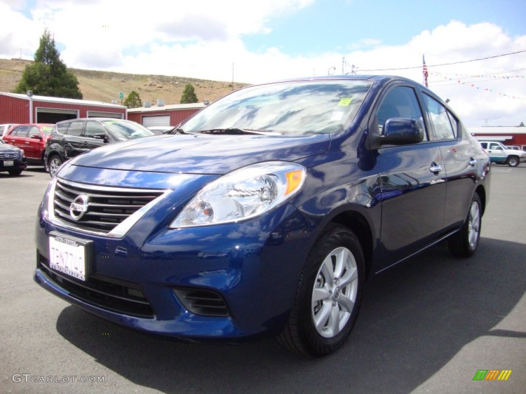 2014 Versa 1.6 SV Sedan - Blue Onyx / Charcoal photo #3