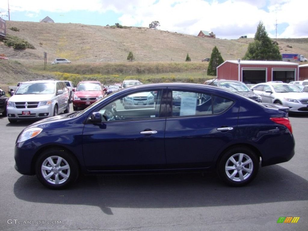 2014 Versa 1.6 SV Sedan - Blue Onyx / Charcoal photo #4