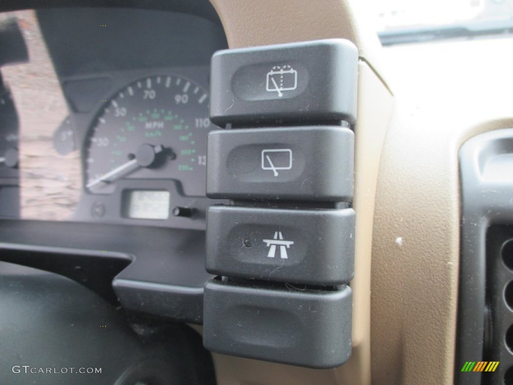 2000 Land Rover Discovery II Standard Discovery II Model Controls Photo #93187469