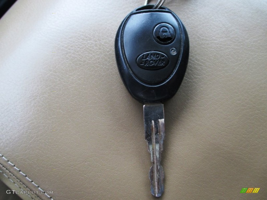 2000 Land Rover Discovery II Standard Discovery II Model Keys Photo #93187495