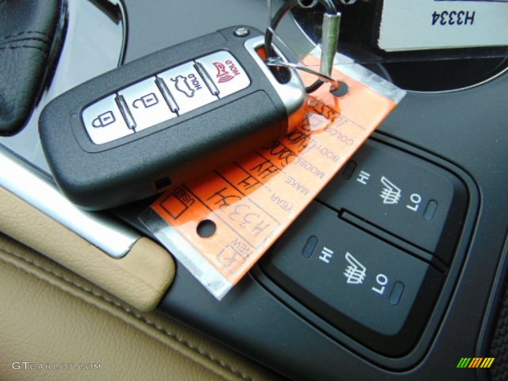 2014 Hyundai Sonata Hybrid Limited Keys Photos