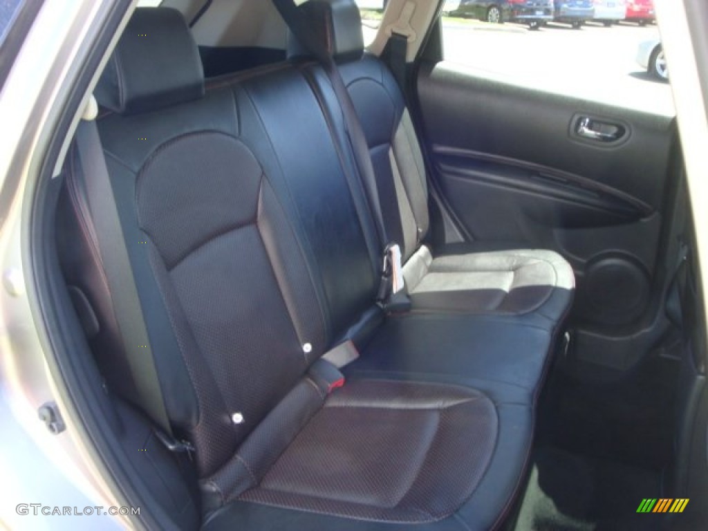 2011 Rogue SV AWD - Gotham Gray Metallic / Gray photo #18