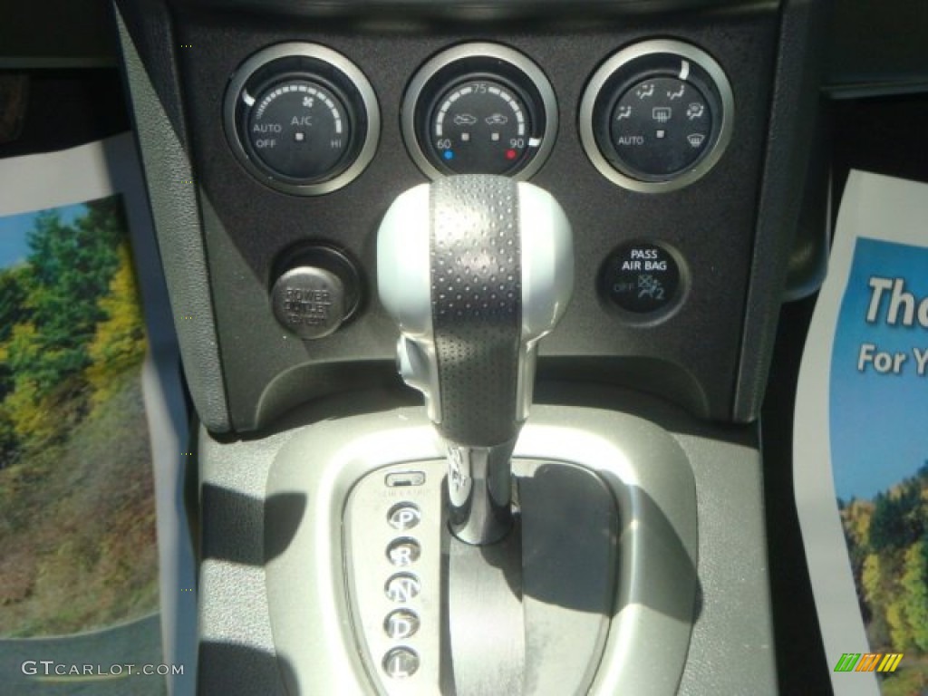 2011 Rogue SV AWD - Gotham Gray Metallic / Gray photo #23