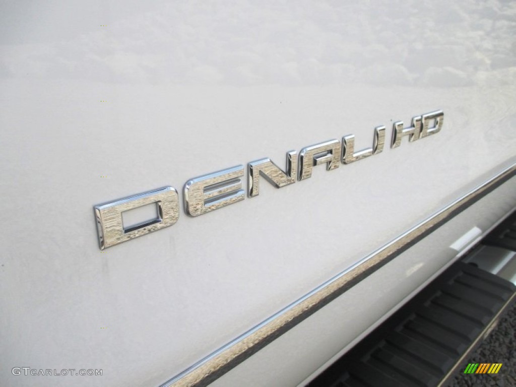2015 GMC Sierra 3500HD Denali Crew Cab 4x4 Dual Rear Wheel Marks and Logos Photo #93193240