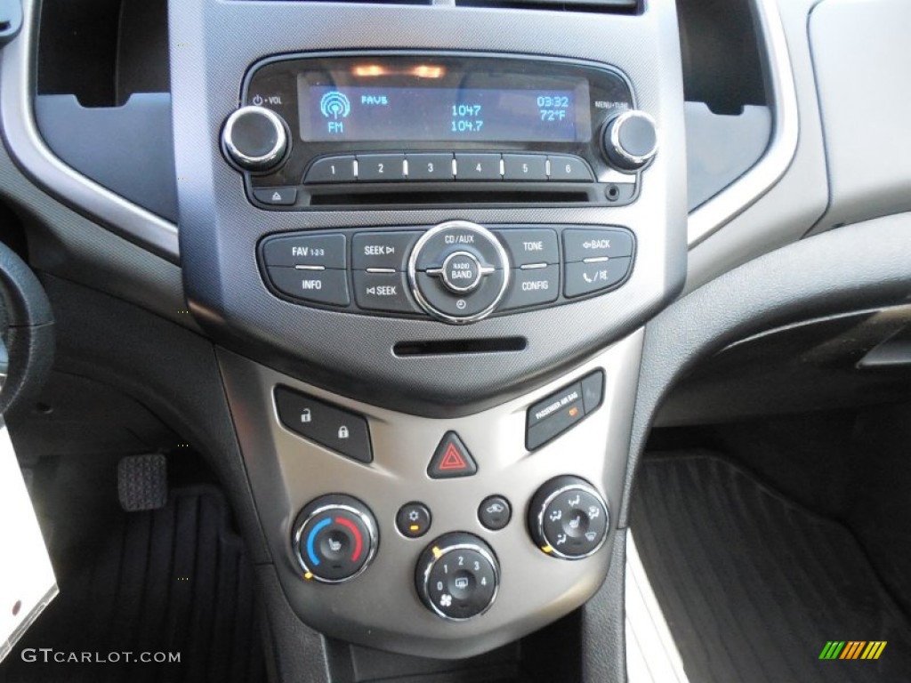 2012 Chevrolet Sonic LTZ Hatch Controls Photos