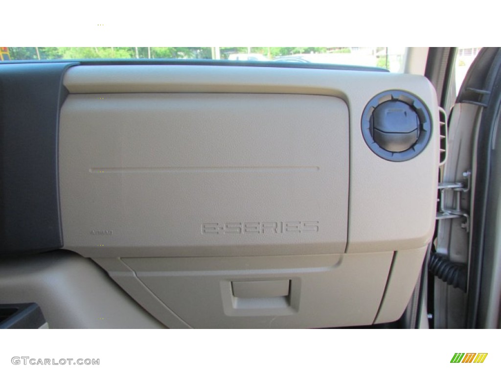 2013 E Series Van E350 XLT Passenger - Pueblo Gold Metallic / Medium Pebble photo #20