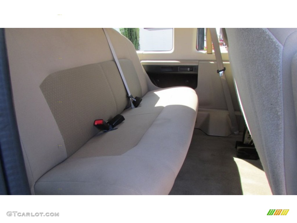 2013 E Series Van E350 XLT Passenger - Pueblo Gold Metallic / Medium Pebble photo #64
