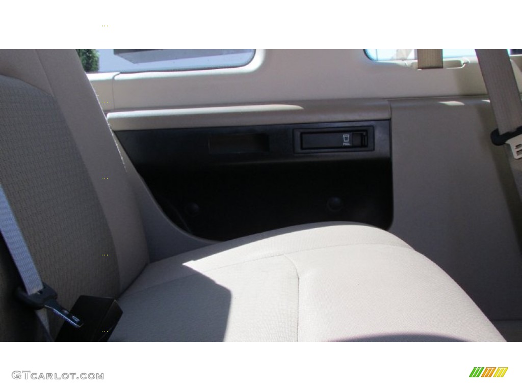 2013 E Series Van E350 XLT Passenger - Pueblo Gold Metallic / Medium Pebble photo #65