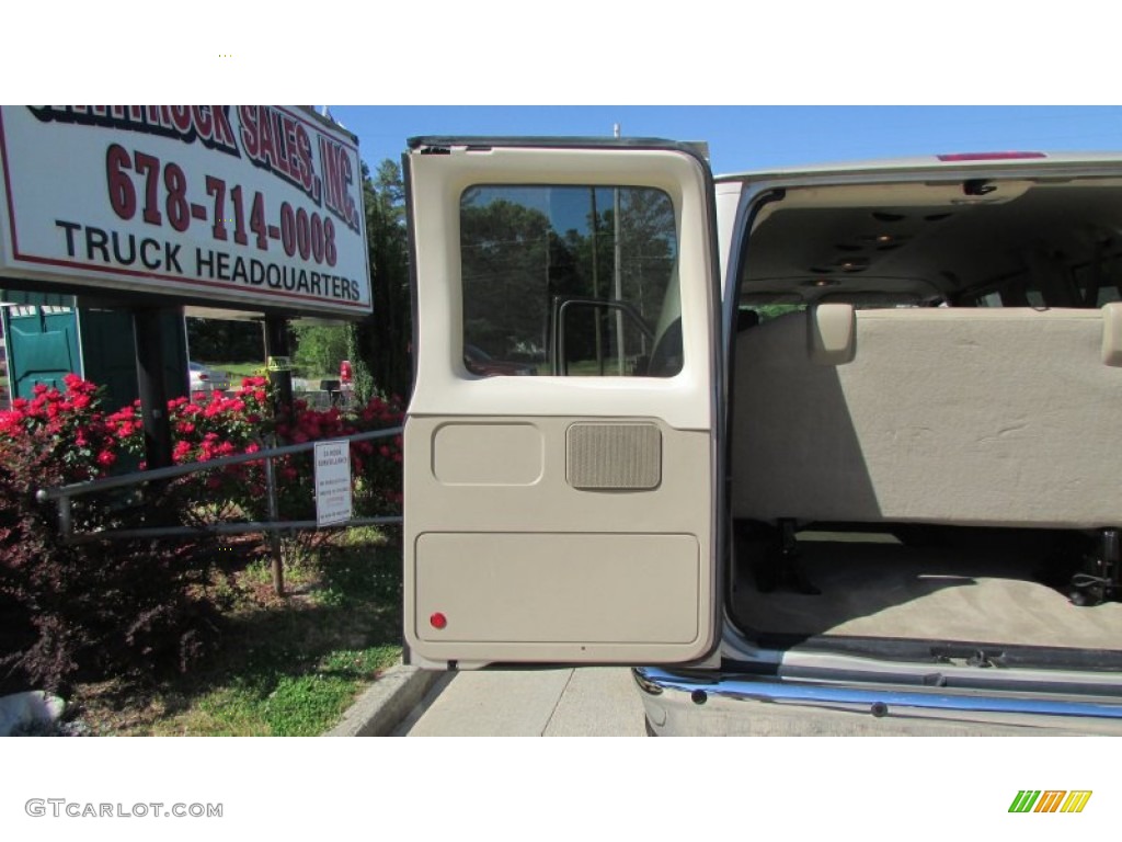 2013 E Series Van E350 XLT Passenger - Pueblo Gold Metallic / Medium Pebble photo #77
