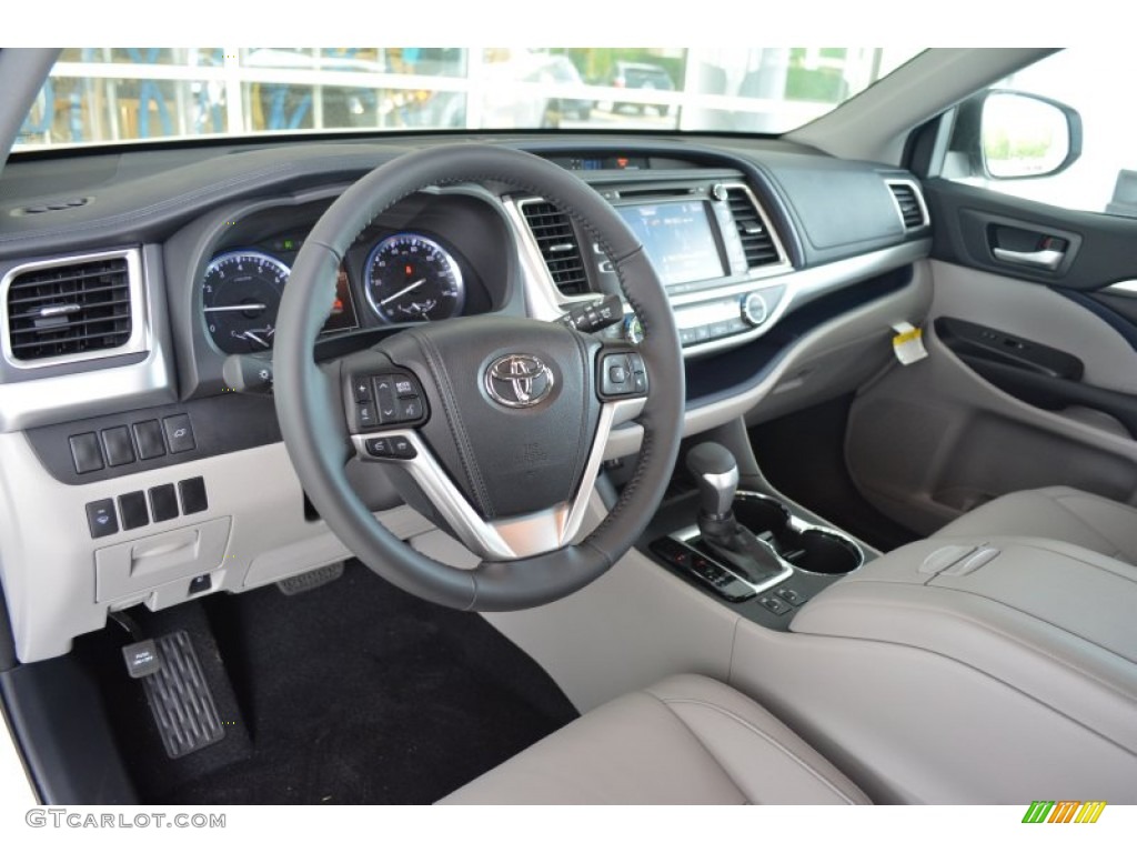 2014 Toyota Highlander XLE Interior Color Photos