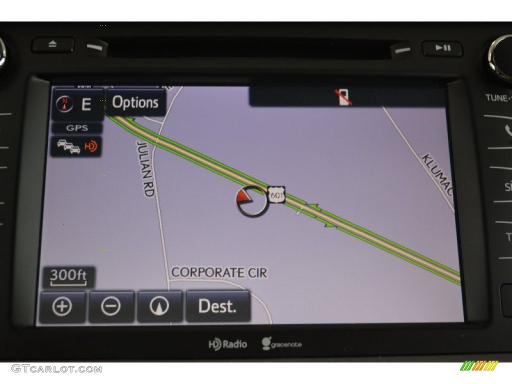2014 Toyota Highlander XLE Navigation Photos
