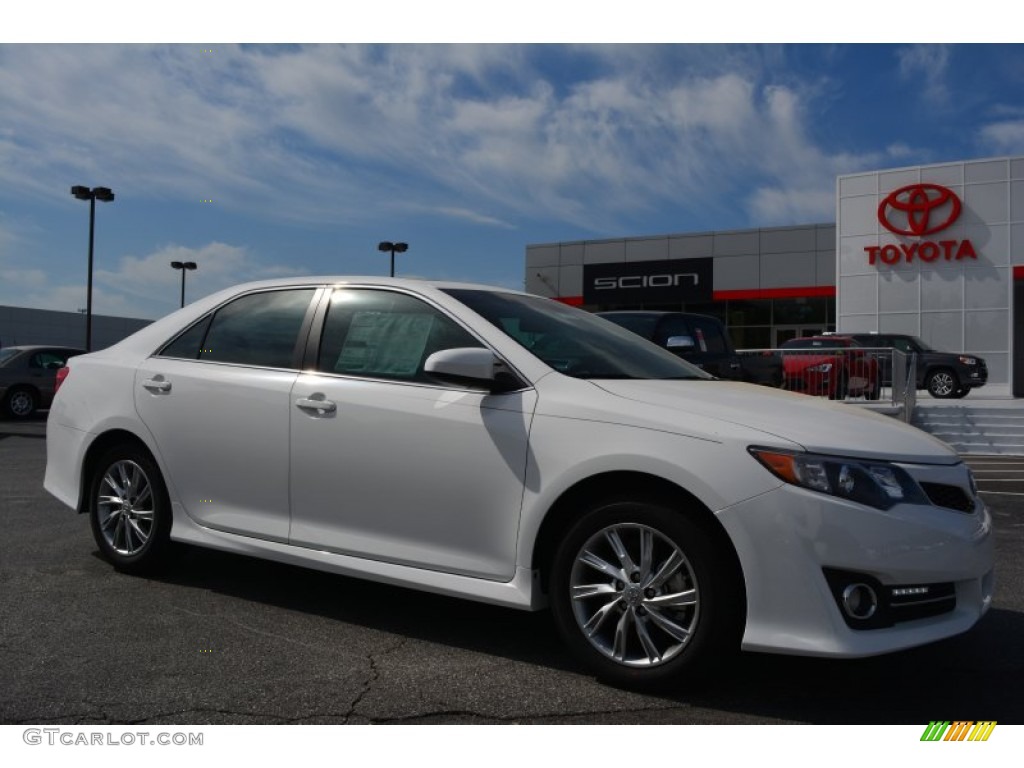 2014 Camry SE - Super White / Black photo #1