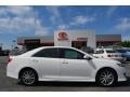 2014 Super White Toyota Camry SE  photo #2