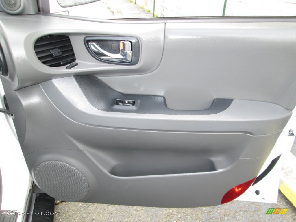 2004 Hyundai Santa Fe GLS 4WD Gray Door Panel Photo #93209228