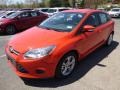 Race Red - Focus SE Hatchback Photo No. 5