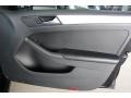 Black Uni - Jetta SE Sedan Photo No. 37