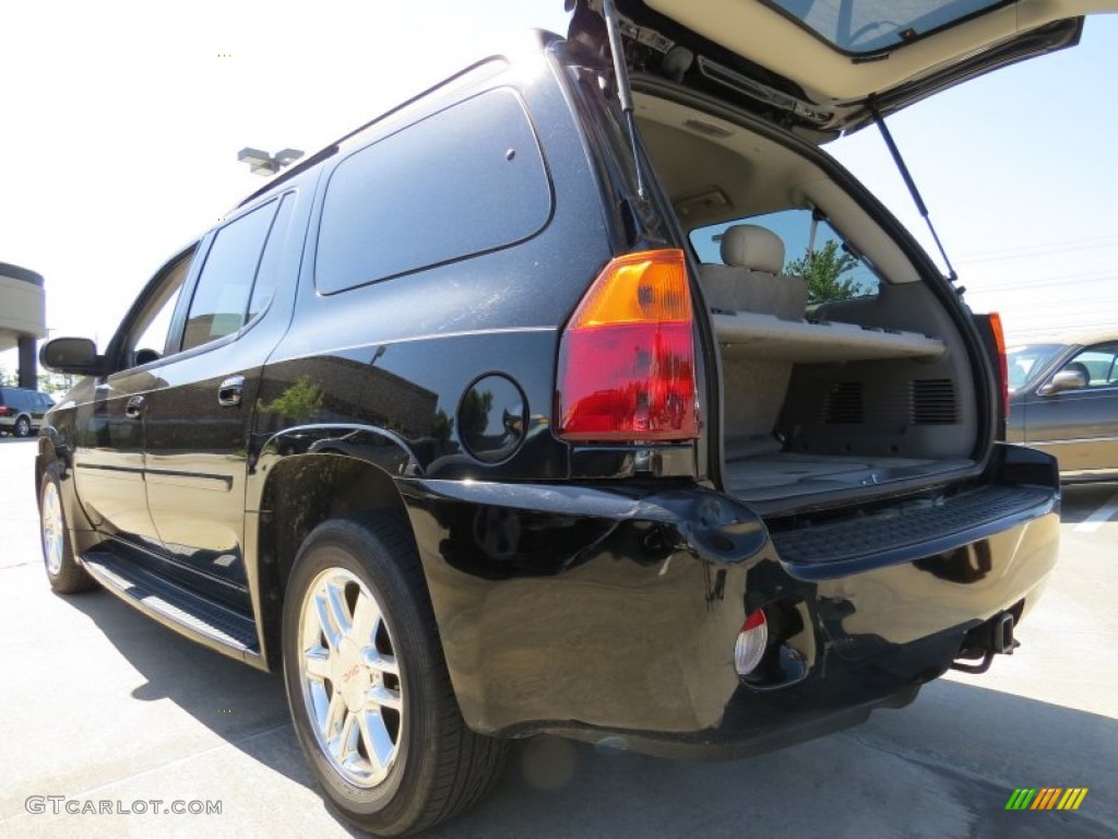 2006 Envoy XL Denali - Black Onyx / Light Gray photo #11