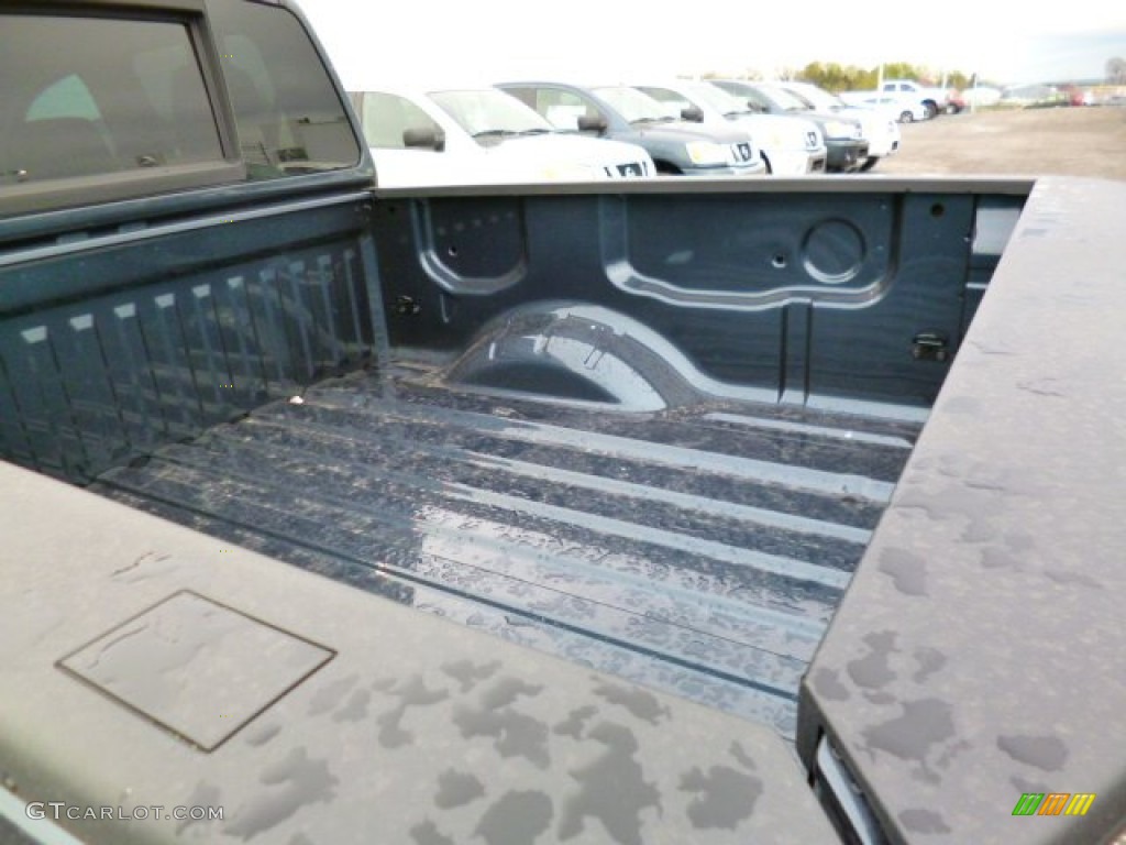 2014 Titan SV Crew Cab 4x4 - Graphite Blue / Charcoal photo #12
