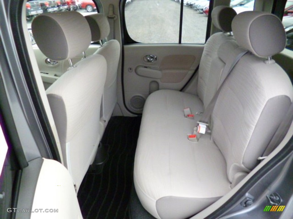 2014 Nissan Cube 1.8 S Rear Seat Photos